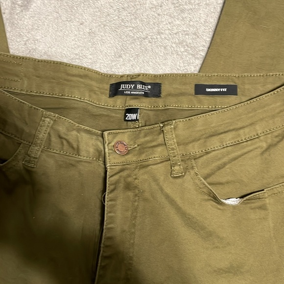 Judy Blues olive skinny jeans 20W like new - Picture 3 of 8